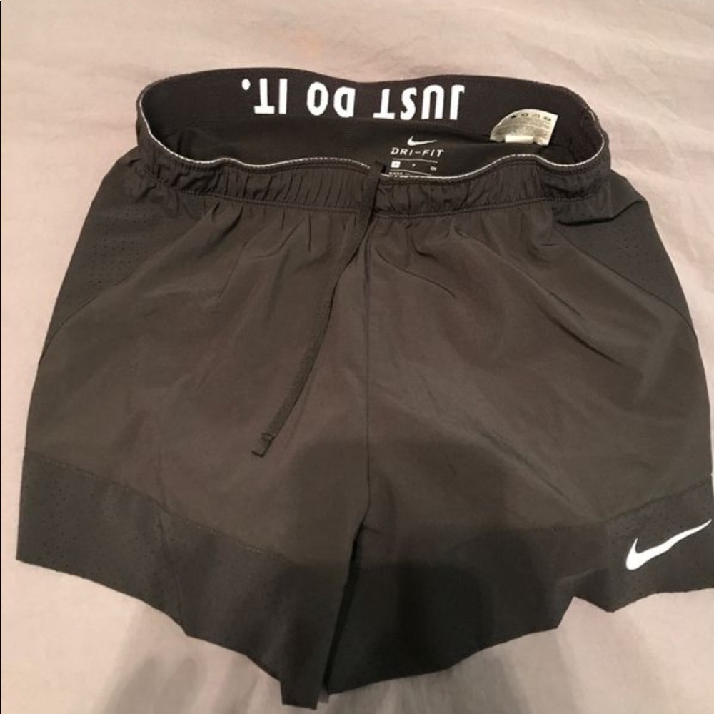 Nike shorts women’s